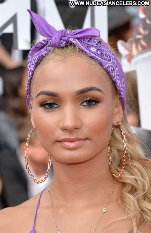 Pia Mia Perez Mtv Movie Awards Movie Beautiful Paparazzi Awards Babe