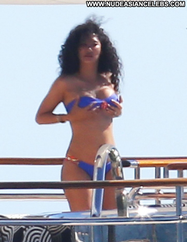 Kimora Lee Posing Hot Bikini Celebrity Paparazzi Babe Yacht Beautiful