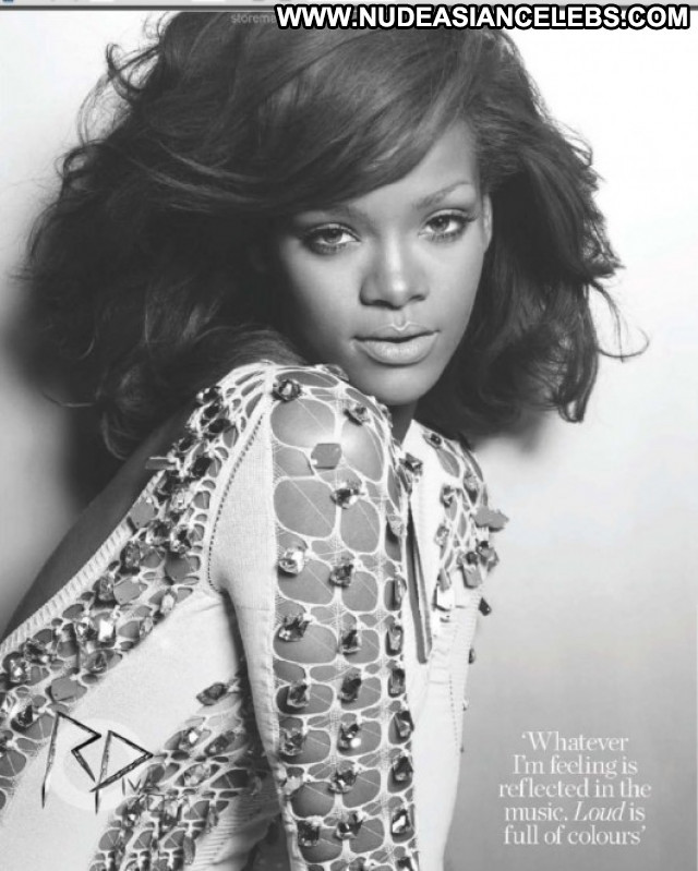 Rihanna Babe Celebrity Beautiful Magazine Posing Hot Paparazzi Nude