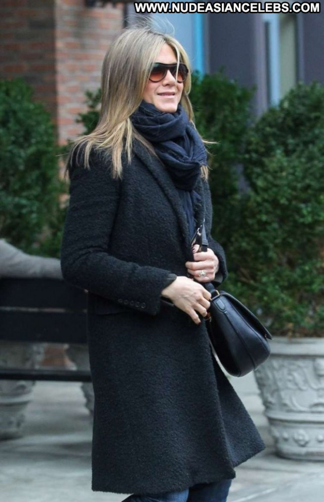 Jennifer Aniston Hotel Posing Hot Beautiful Celebrity Paparazzi Nyc