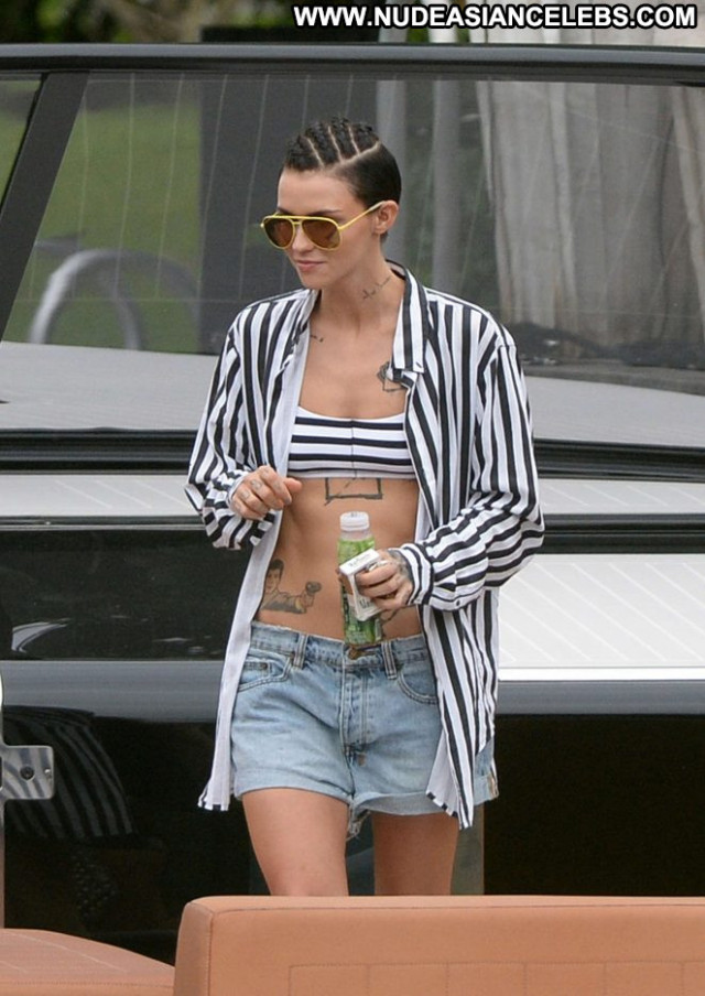 Ruby Rose Miami Beach Beautiful Paparazzi Babe Posing Hot Celebrity