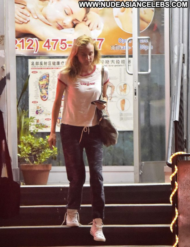 Diane Kruger New York Posing Hot New York Beautiful Paparazzi Famous And Uncensored