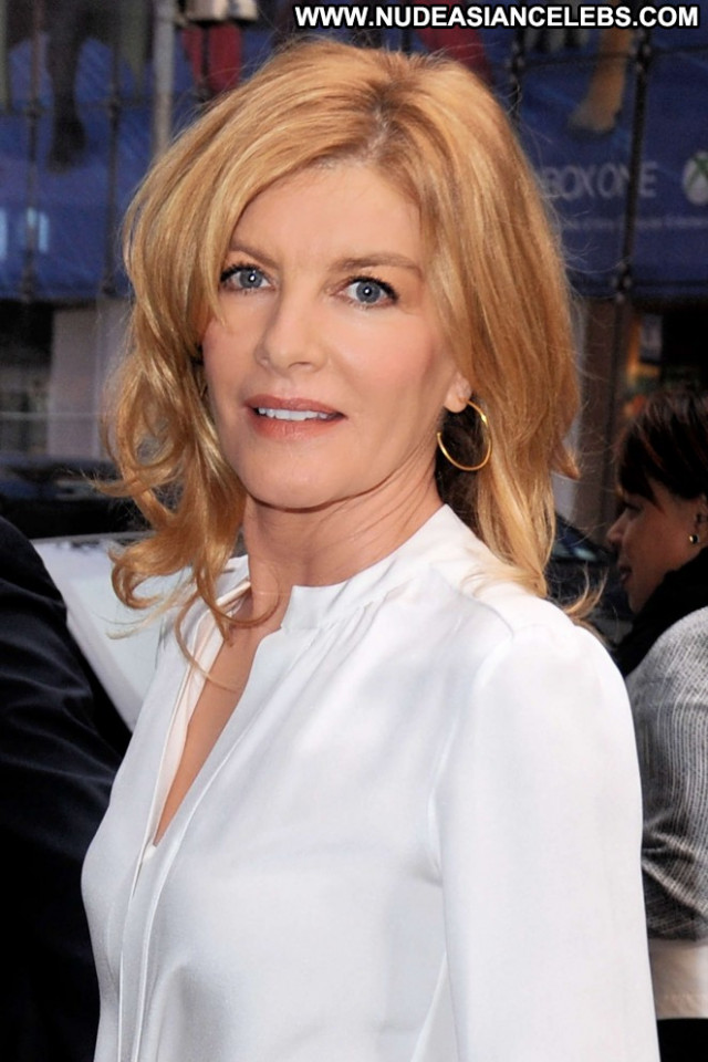 Rene Russo Good Morning America Paparazzi Nyc Posing Hot Babe