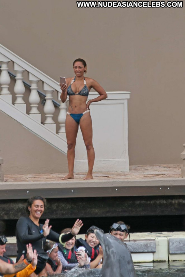Melanie Brown The Pool Paparazzi Beautiful Hawaii Bikini Babe Posing