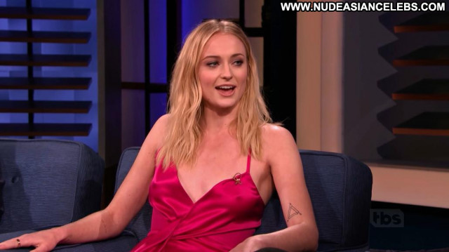 Sophie Turner Conan Stage Nipples Hard Nipples Babe Big Tits Posing