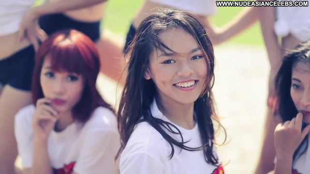 Saigon Heat Hotgirls Saigon Heat Hotgirls Music Video Cute Brunette