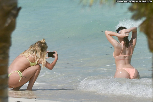 Kylie Jenner No Source Babe Candids Celebrity Beautiful Bikini Posing