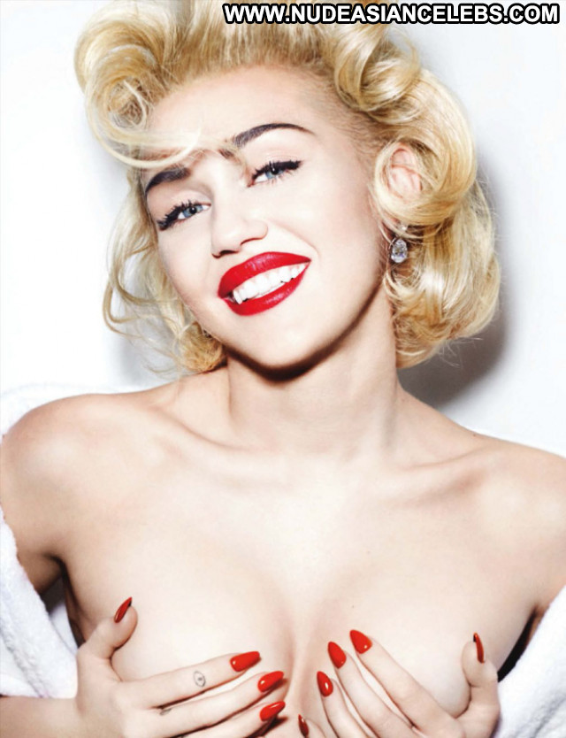 Miley Cyrus Topless Photoshoot Photoshoot Posing Hot Hot Topless Babe