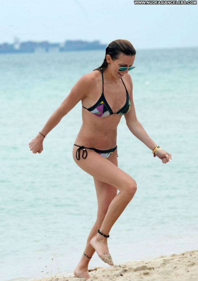 Katie Cassidy No Source Sexy Babe Bikini Celebrity Posing Hot