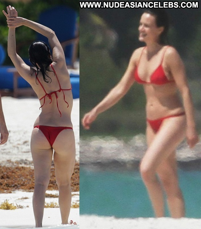 Carla Gugino No Source Babe Posing Hot Beautiful Bikini Beach. 