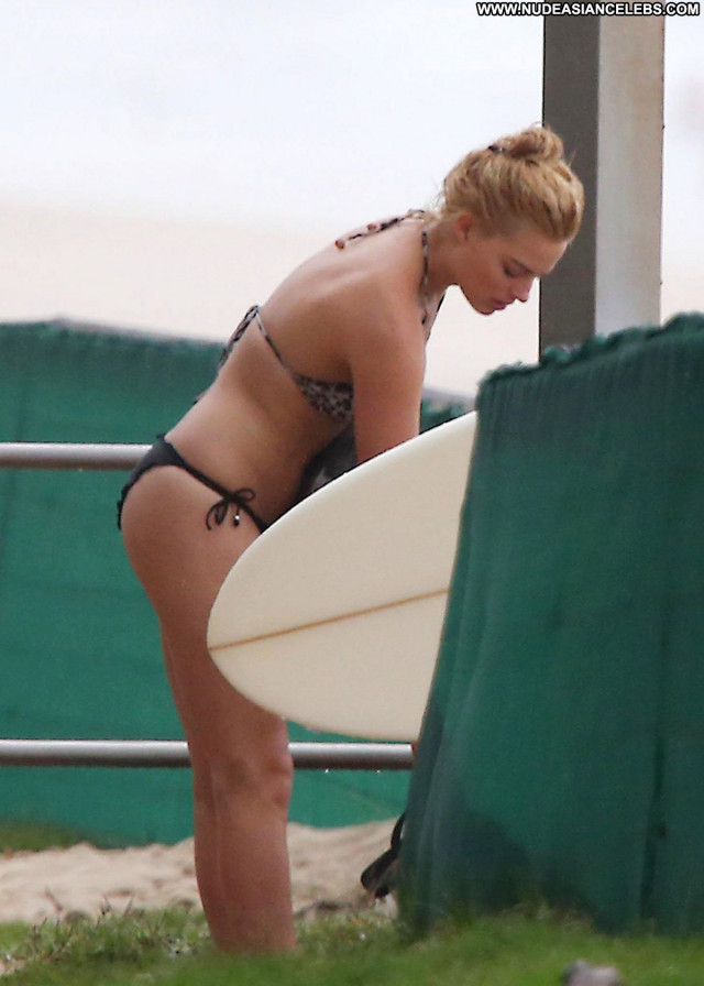 Margot Robbie The Beach Beach Posing Hot Beautiful Babe Bikini
