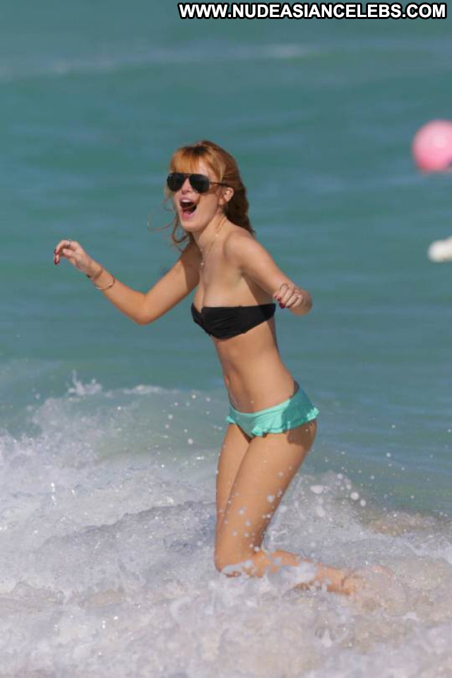 Bella Thorne No Source Candids Celebrity Bikini Posing Hot Beautiful
