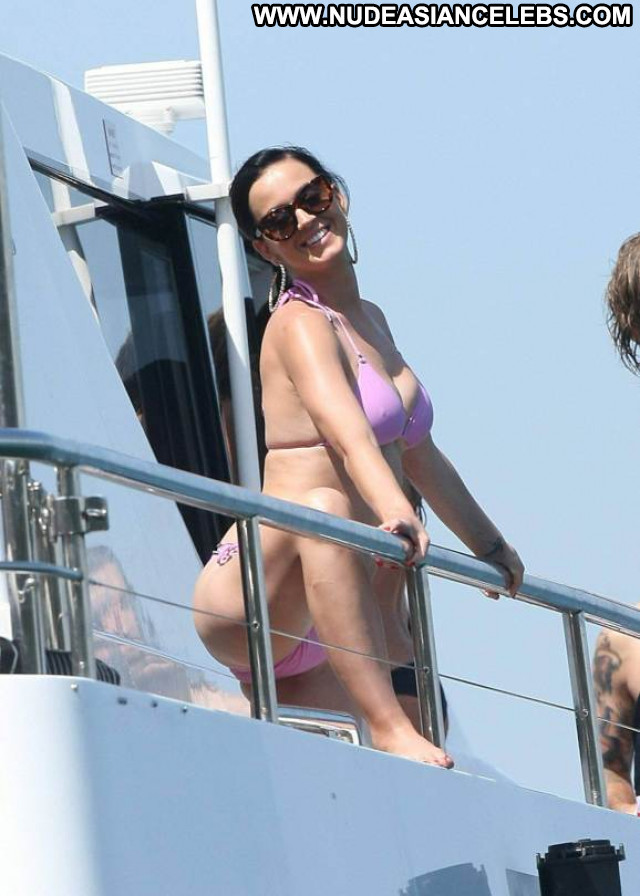 Katy Perry No Source Posing Hot Beautiful Babe Candids Bikini