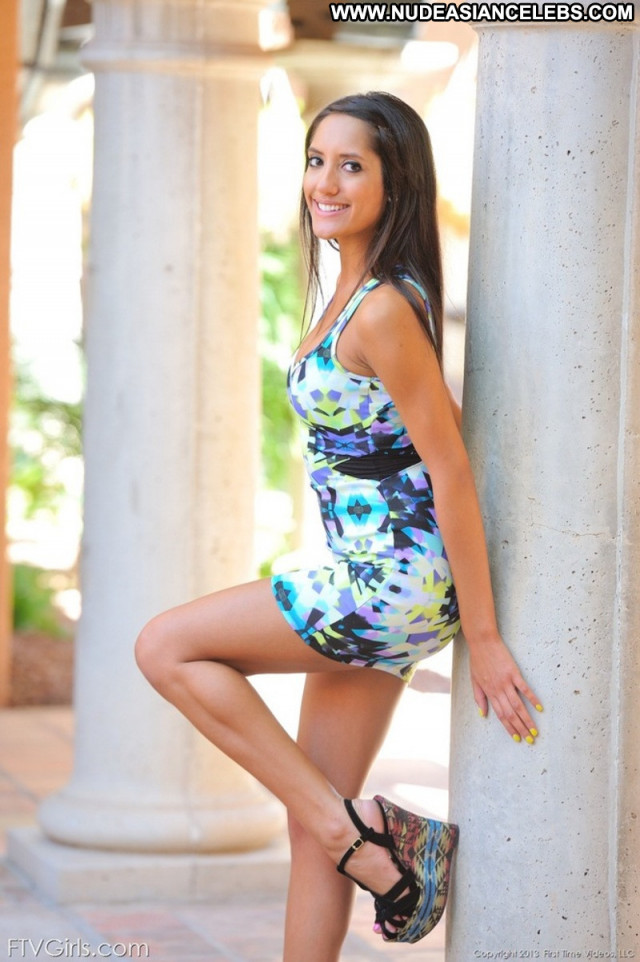 Girls No Source  Posing Hot Babe Celebrity Beautiful