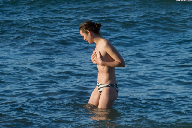 Marion Cotillard The Beach Singer Tits Topless Celebrity Posing Hot