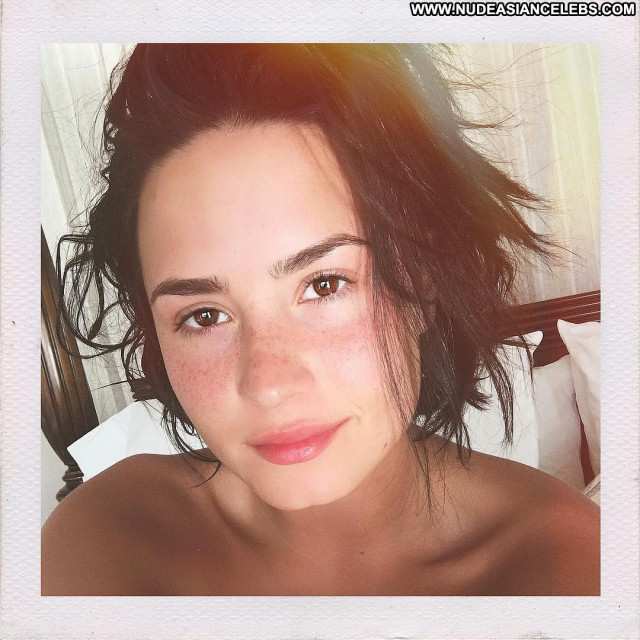 Demi Lovato Beautiful Sexy American Singer Selfie Posing Hot Babe