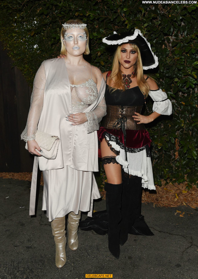 Hayley Hasselhoff Halloween Party Halloween Babe Posing Hot Celebrity