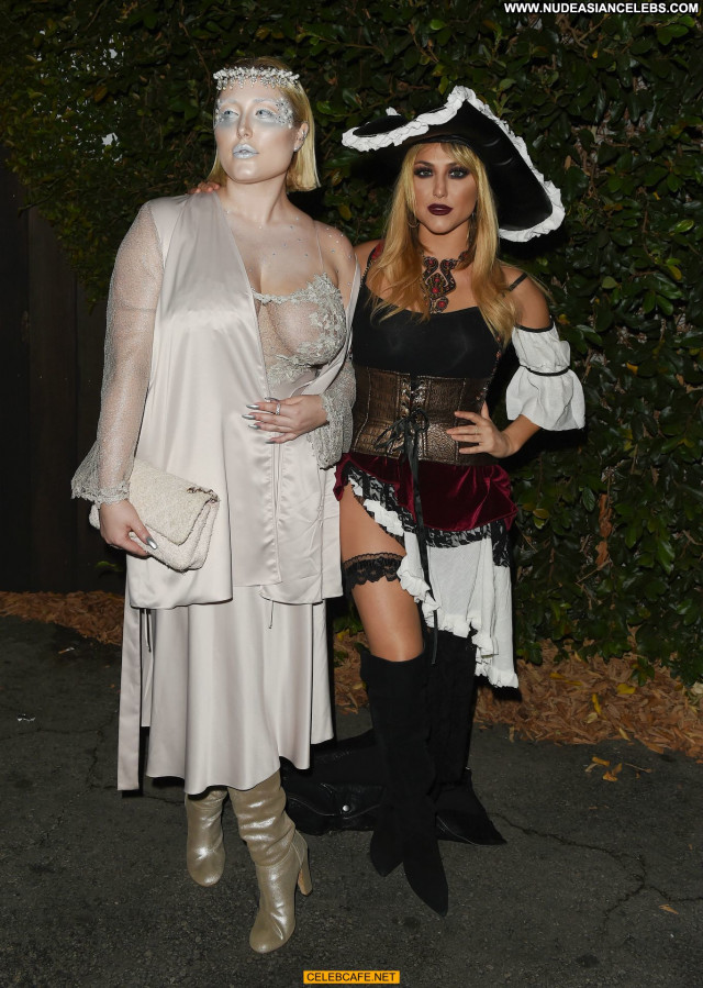 Hayley Hasselhoff Halloween Party Celebrity Halloween Posing Hot Babe
