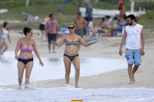 Amy Schumer No Source Posing Hot Hawaii Beautiful Beach Bikini Babe