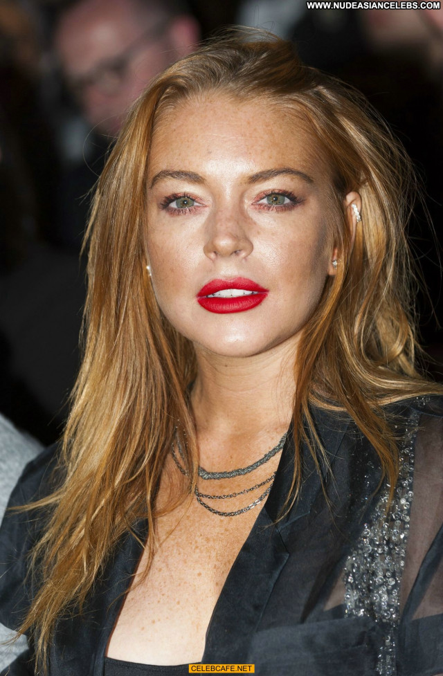 Lindsay Lohan No Source Nipple Slip Celebrity Posing Hot Babe London