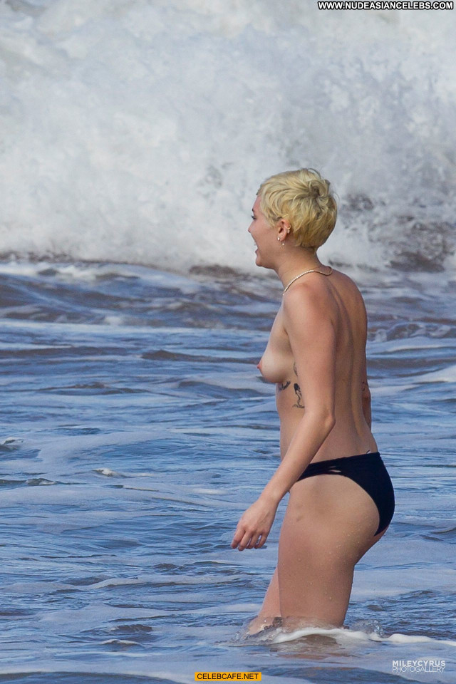 Miley Cyrus No Source Beautiful Toples Topless Hawaii Beach Babe