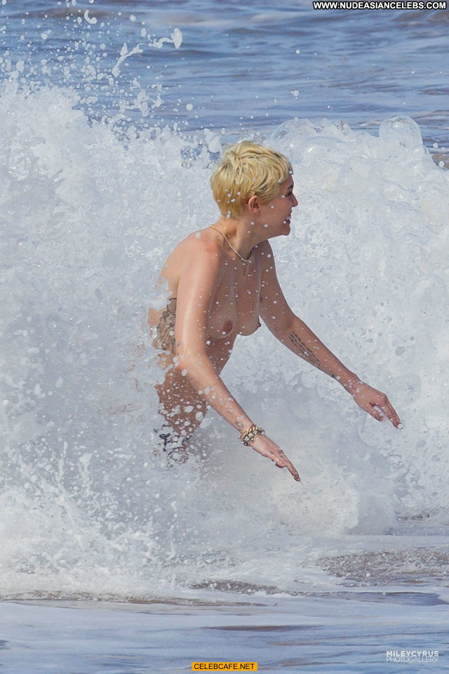 Miley Cyrus No Source Topless Babe Celebrity Beautiful Hawaii Beach