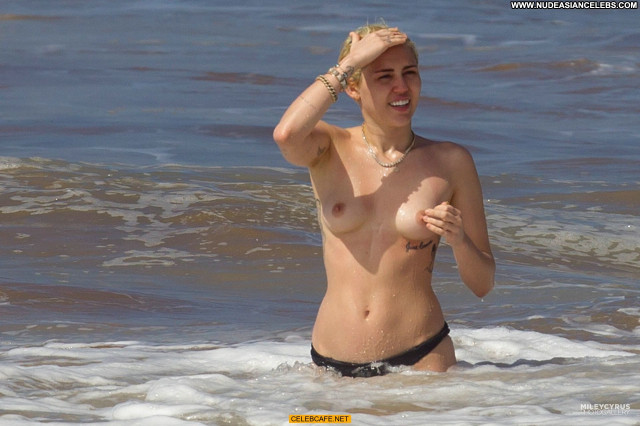 Miley Cyrus No Source Topless Beautiful Beach Celebrity Posing Hot