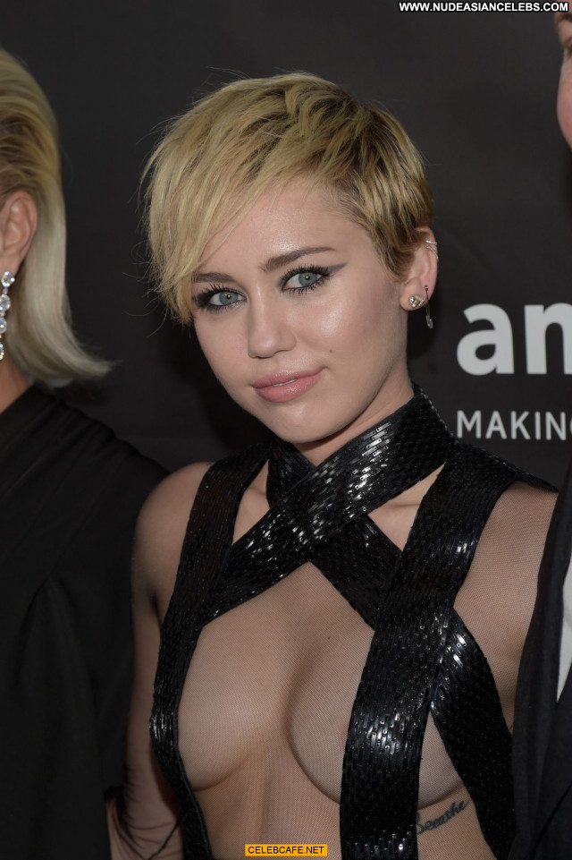 Miley Cyrus No Source Celebrity Hollywood Babe Posing Hot Toples