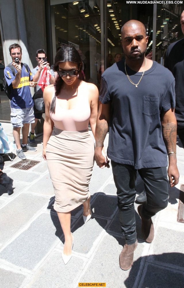 Kim Kardashian No Source Ass Paris Celebrity Posing Hot Beautiful Babe