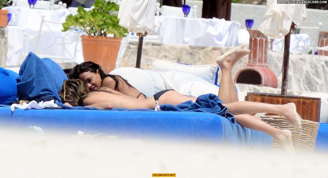 Cara Delevingne No Source Mexico Toples Celebrity Babe Beach Topless