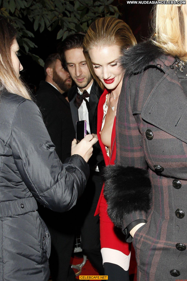 Rosie Huntington Whiteley No Source Paparazzi Posing Hot Tits Babe