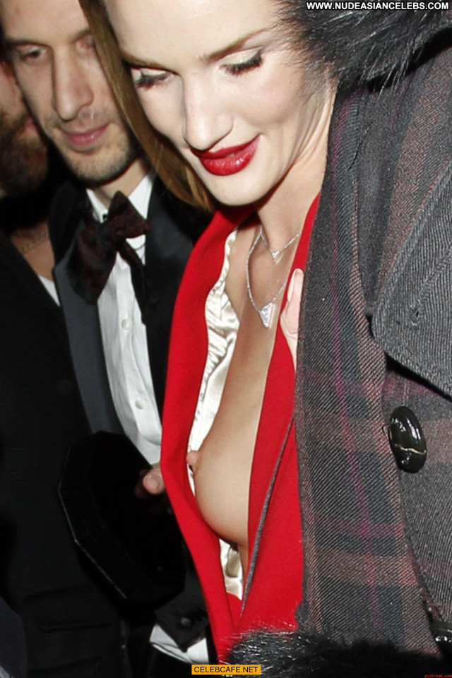 Rosie Huntington Whiteley No Source Babe Beautiful Posing Hot Tits