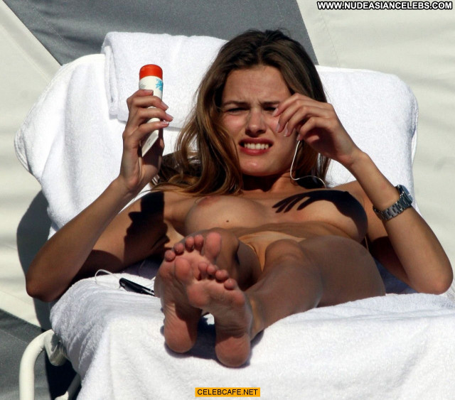 Edita Vilkeviciute Babe Celebrity Posing Hot Topless Beach Beautiful