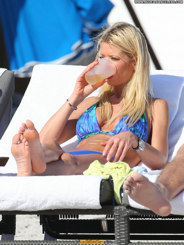 Tara Reid No Source Beautiful Posing Hot Babe Bikini Cameltoe