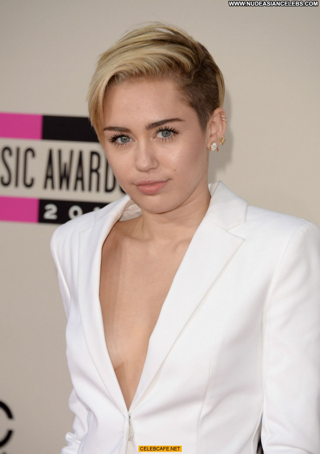 Miley Cyrus American Music Awards Celebrity Beautiful American Babe