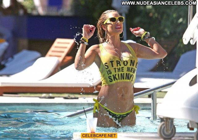 Jennifer Nicole Lee No Source Posing Hot Nipples Celebrity Wet See