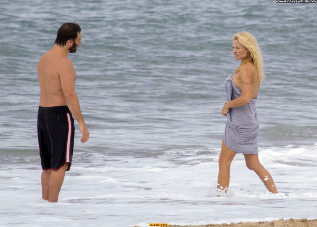 Pamela Anderson No Source Beach Toples Topless Babe France Celebrity