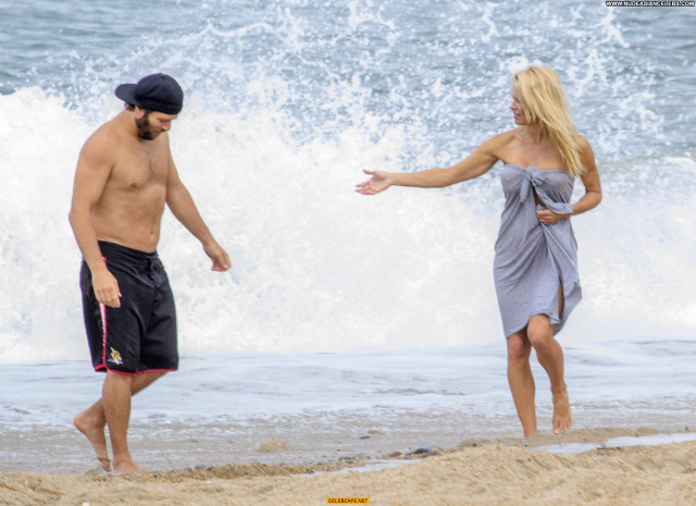 Pamela Anderson Babe Toples Beach Topless Beautiful Posing