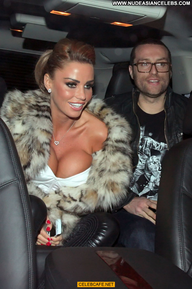 Katie Price No Source Posing Hot Babe Car Cleavage Beautiful Celebrity