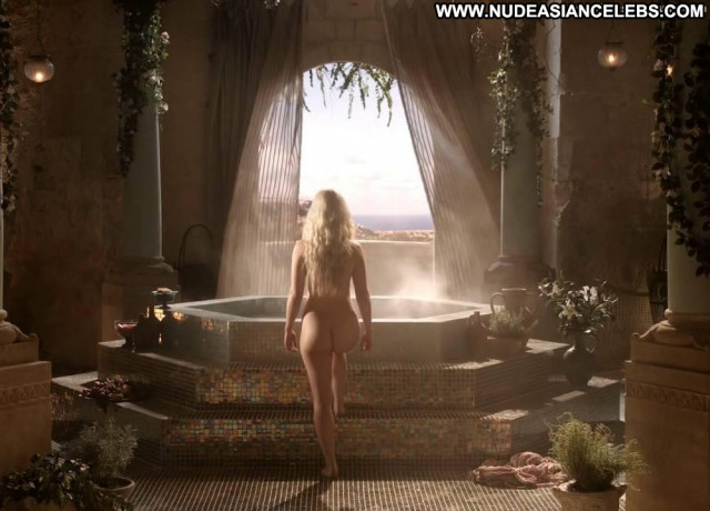 Emilia Clarke Game Of Thrones Ass Posing Hot Babe Big Tits British