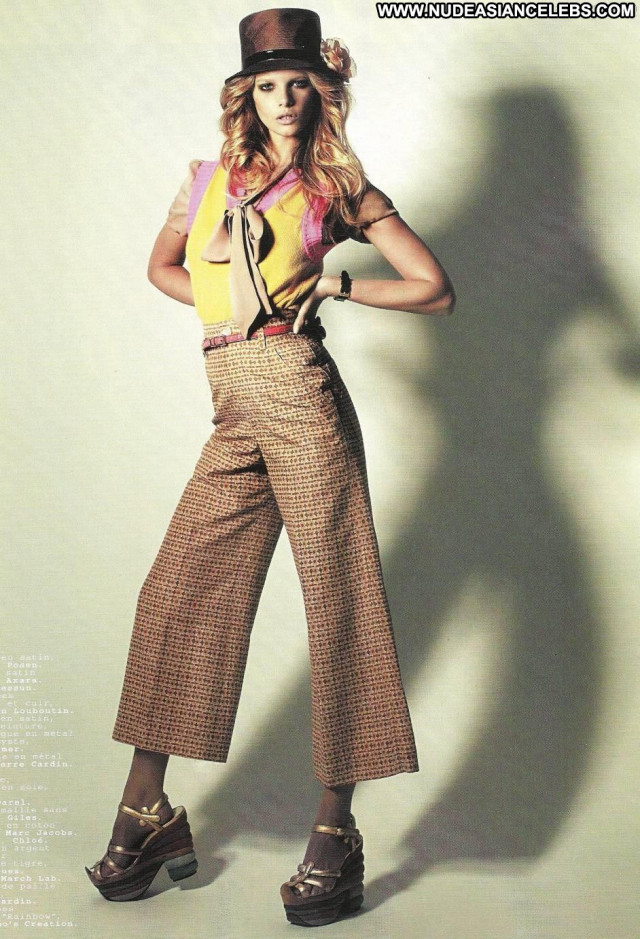 Marloes Horst French Magazine  Magazine Shorts Celebrity Pants Posing