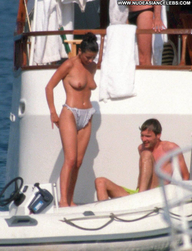 Catherine Zeta Jones Mask Of Zorro Yacht Posing Hot Male Beautiful