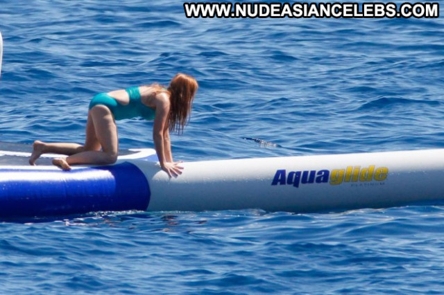 Isla Fisher No Source Posing Hot Swimsuit Babe Celebrity Beautiful