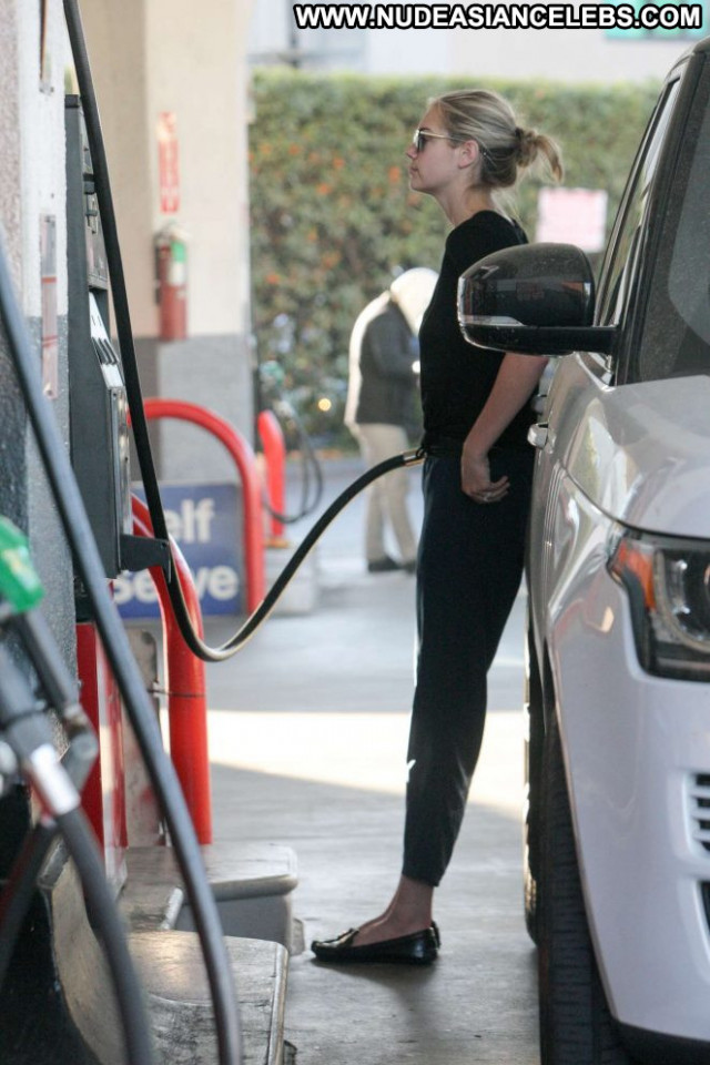 Kate Upton Beverly Hills  Pumping Celebrity Posing Hot Paparazzi Babe