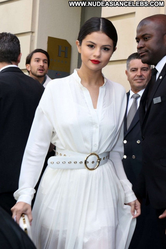 Selena Gomez No Source Babe Hotel Posing Hot Paris Hot Beautiful