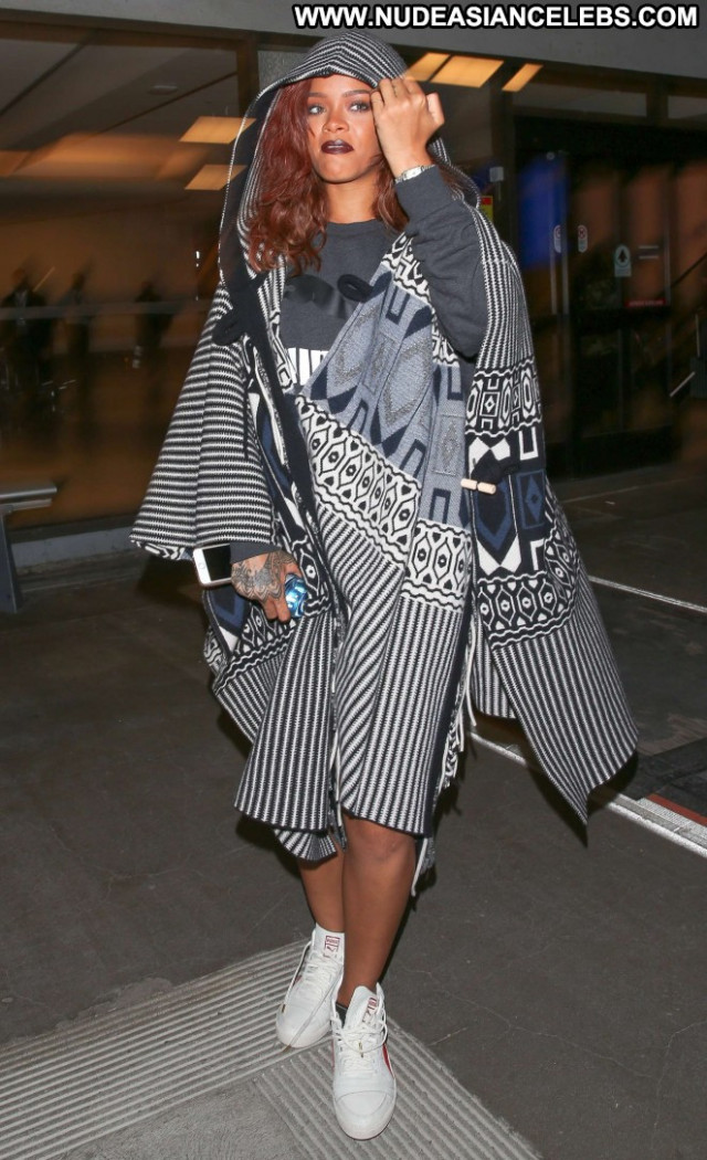 Rihanna Lax Airport Celebrity Beautiful Posing Hot Paparazzi Babe Lax