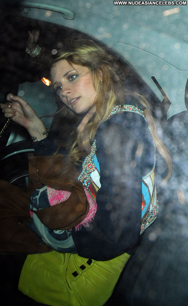 Mischa Barton Beautiful London Paparazzi Posing Hot Babe Bar Celebrity