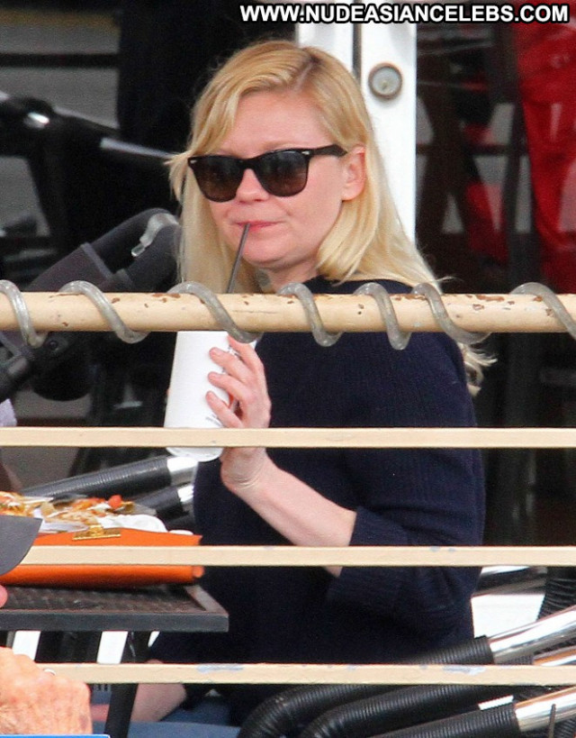 Kirsten Dunst Toluca Lake Lake Posing Hot Celebrity Paparazzi