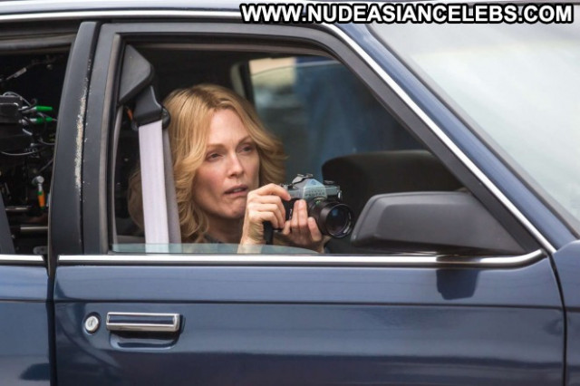 Julianne Moore Paparazzi Celebrity Beautiful Posing Hot Babe Hot Doll