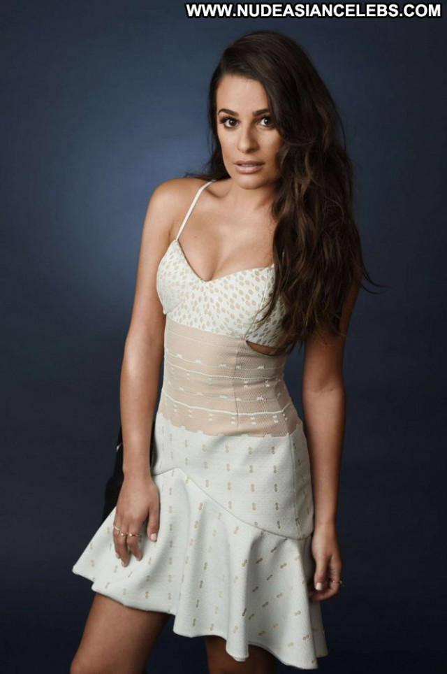 Lea Michele Celebrity Posing Hot Beautiful Paparazzi Summer Babe